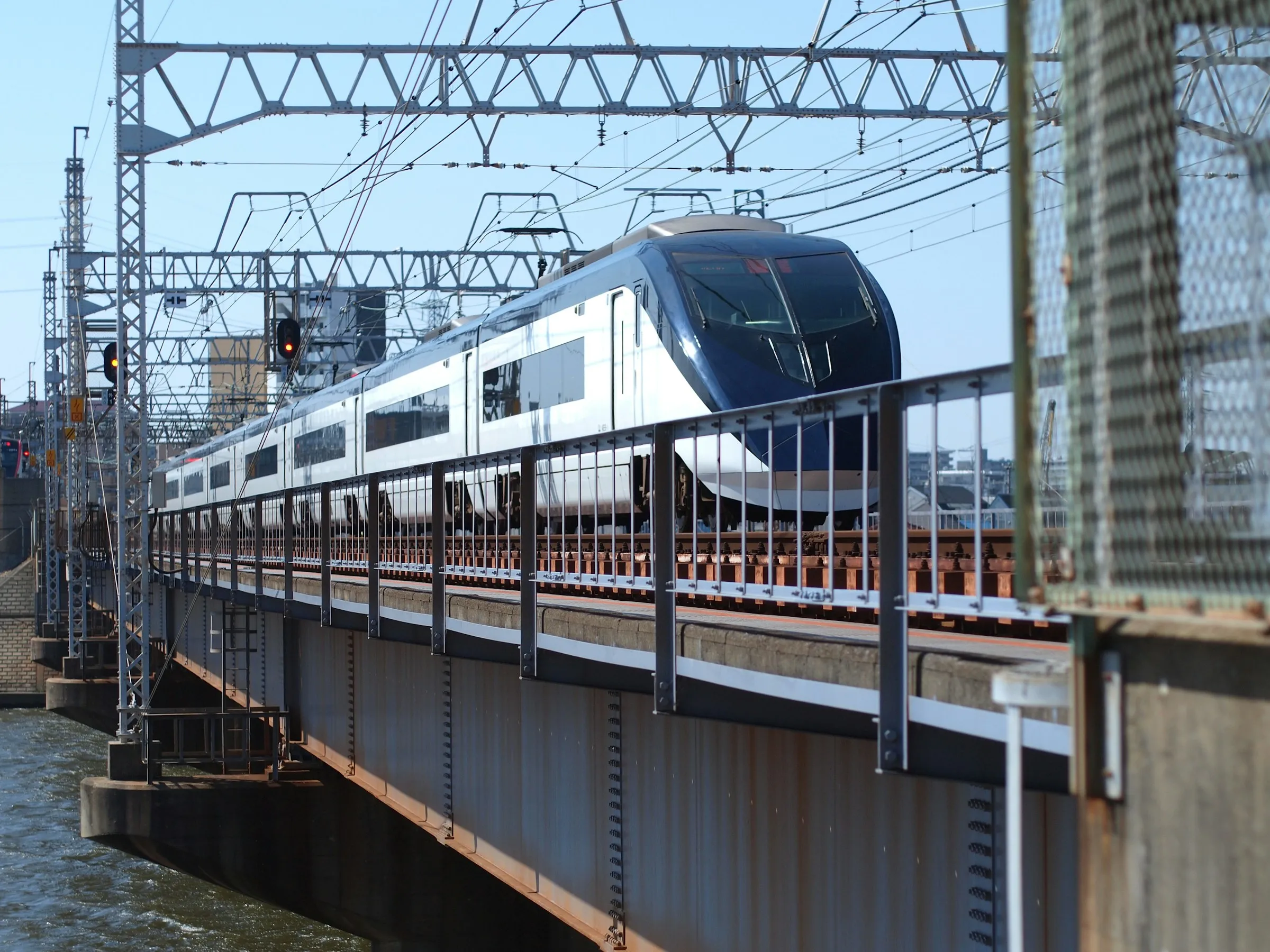 How to Get from Narita Airport to Ueno on the Keisei Skyliner, Photo by Eric AK on Unsplash