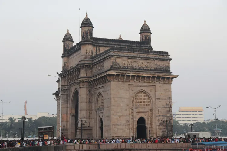 The imposing grand arch, Photo by Aksh Goel on Unsplash